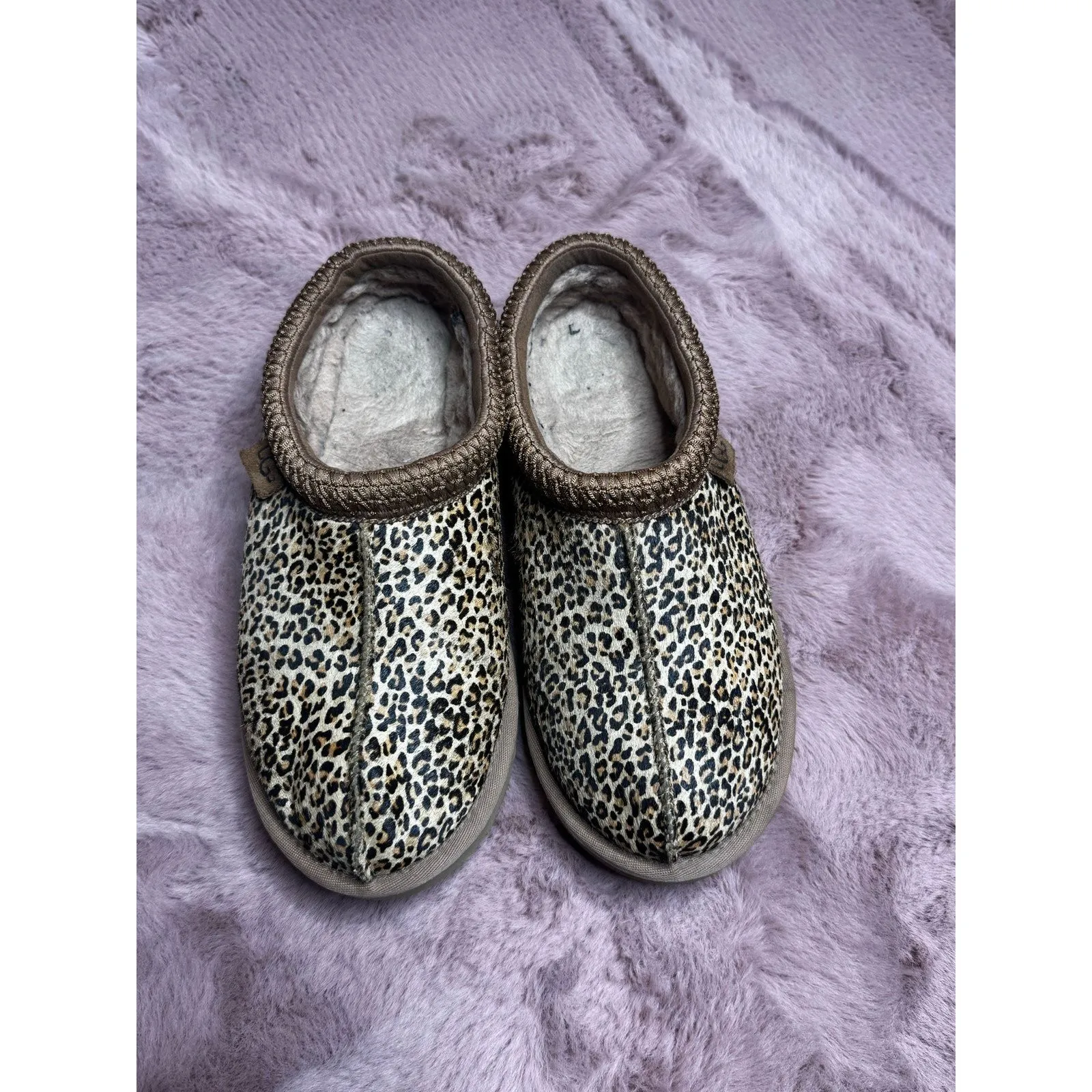 UGG Tazman Slippers Women’s 8 Leopard Speckled Lined Slip On - Image 6