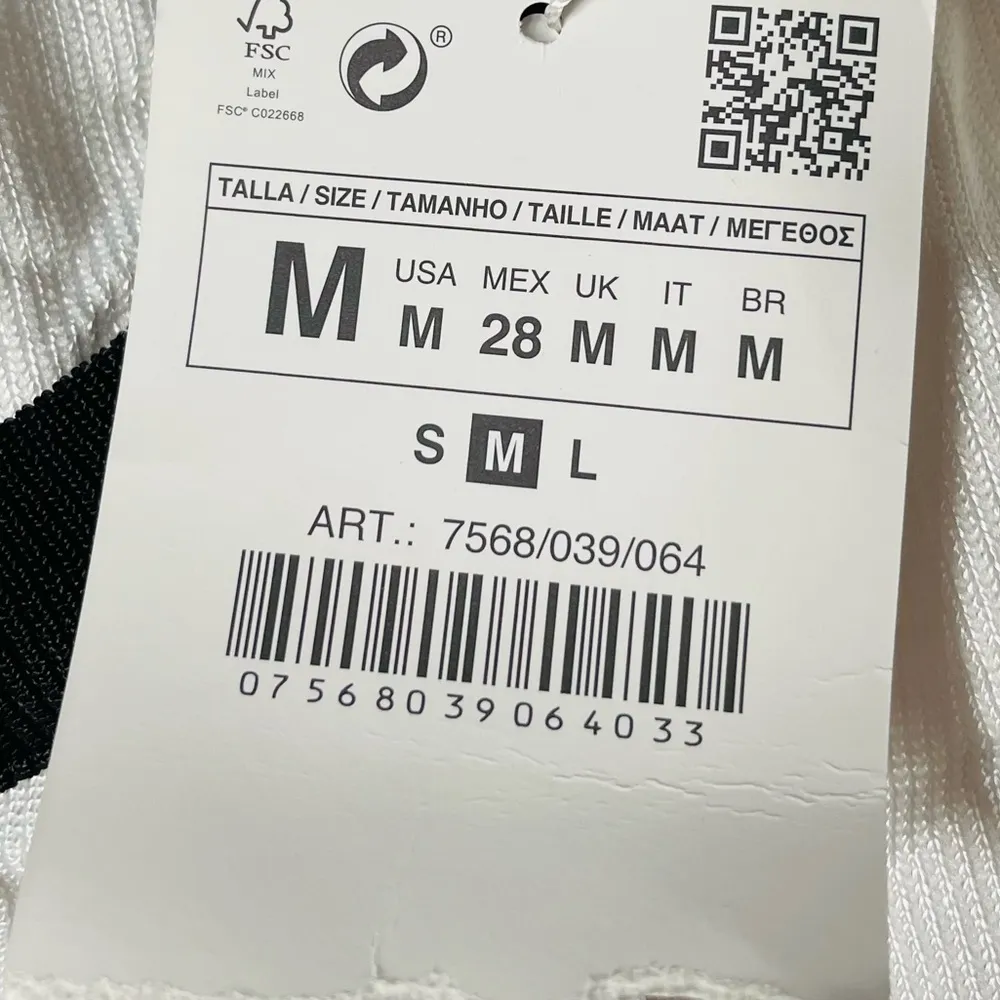 Zara Ribbed High Neck Sleeveless Blouse White Black Size Medium - Image 3