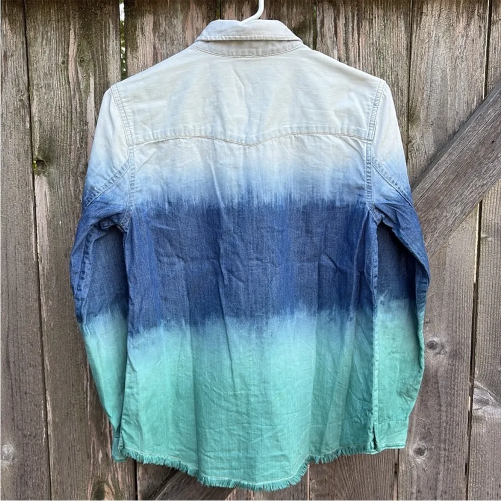 Free People Before Sunrise Ombré Denim
Button Front Shirt Small - Image 11