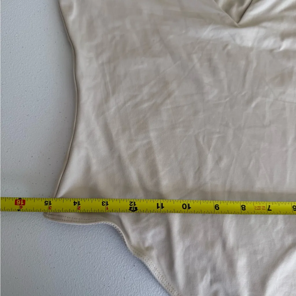 House of Harlow 1960 Beige size Large Bodysuit Shape wear Top Shirt V - Image 3