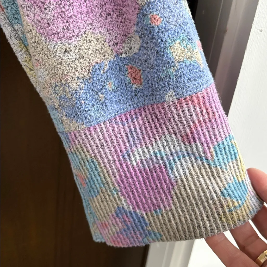 Like New Habitat Brushed Floral Top Size Large - Image 5