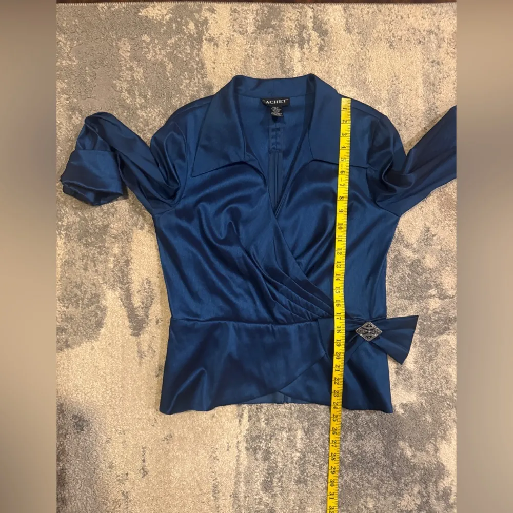 Cachet Elegant Blue Satin Blouse Size 14 - Image 6