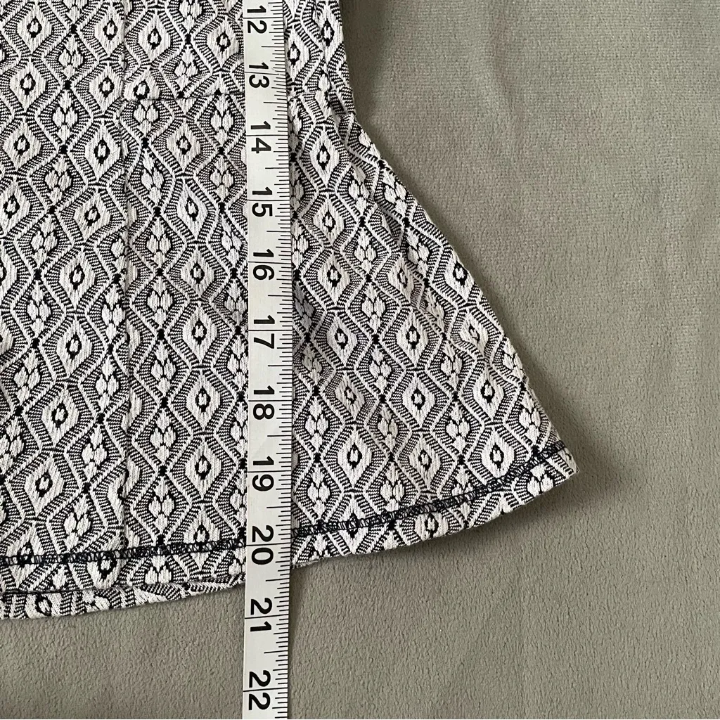 Anthropologie Postmark Black White Abstract Peplum Blouse EUC Size S - Image 3