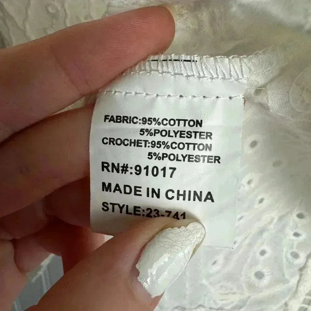 Solitaire white eyelet lace V-neck crop top flutter sleeve size large A36 - Image 5