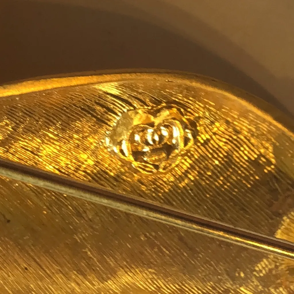 Crystaline Brand Elegant Satin Soft Gold Tone Retro Boho Swirl Brooch - Image 6