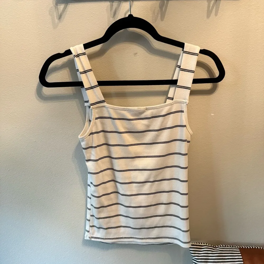 Women’s Black & White Striped Crew Neck Cotton Tank Size Small - Image 14