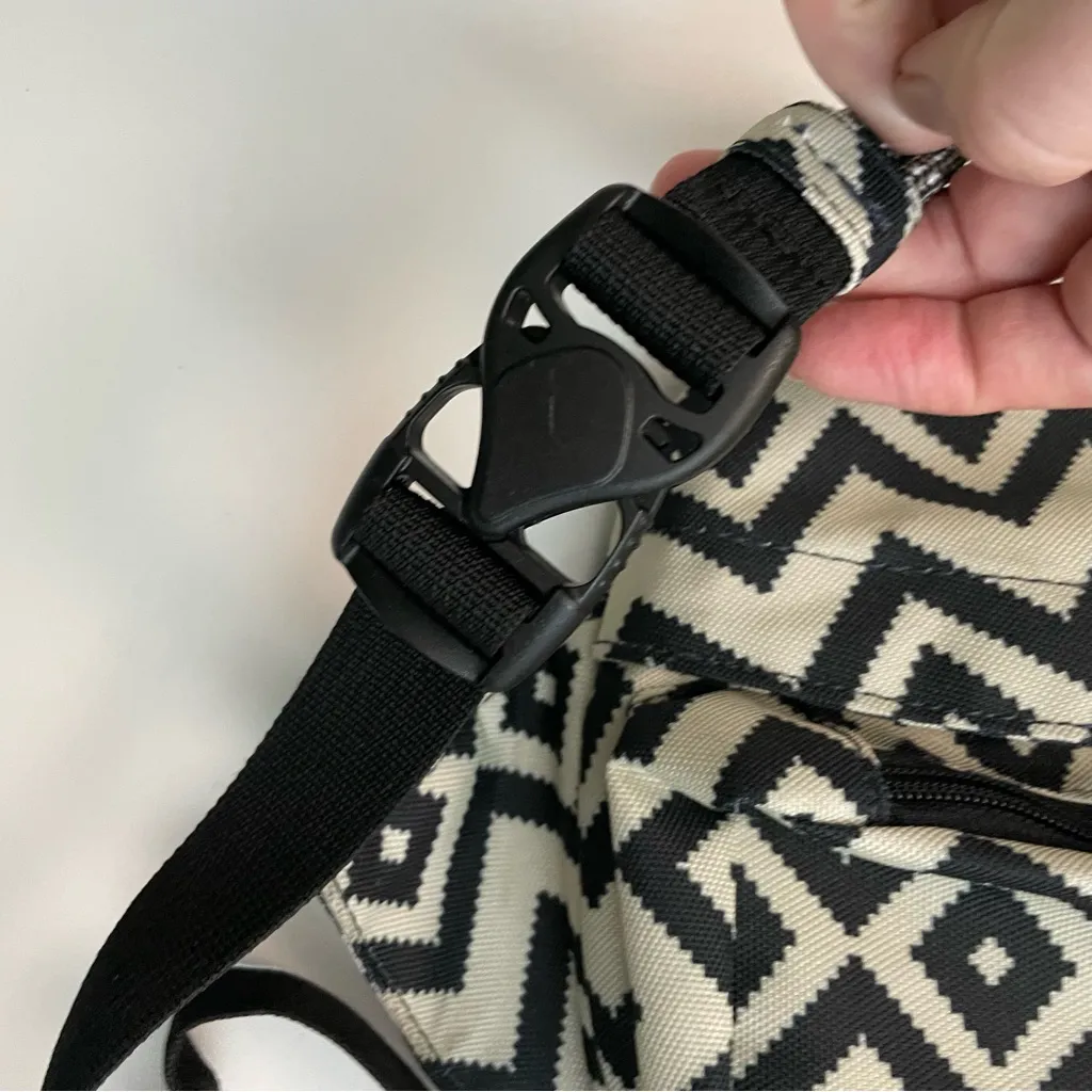 Kavu Rope Sling Bag Pockets Adjustable Water Resistant Geometric Black Beige - Image 2