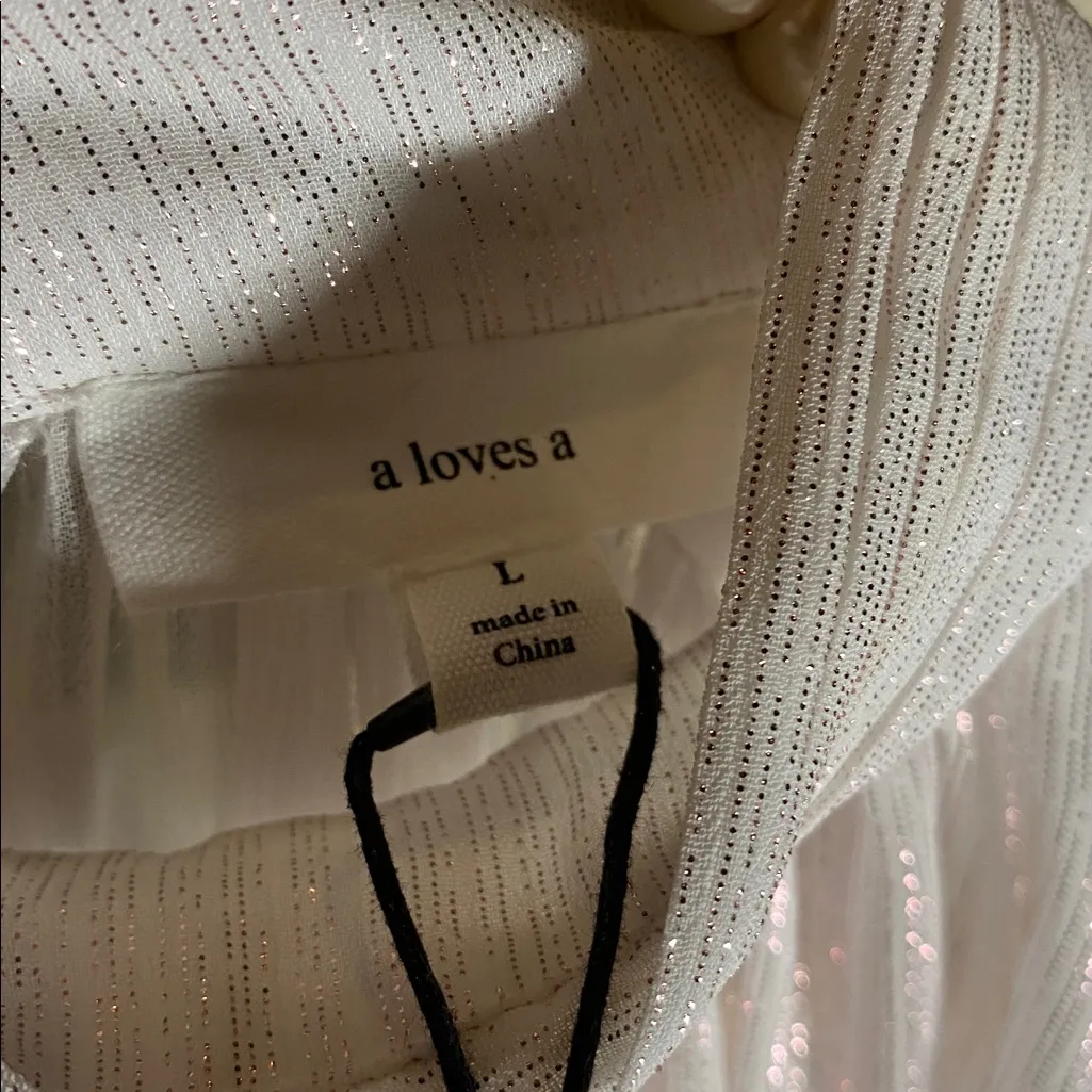 A Loves A Metallic Chiffon Feather Trim Ruched Drew’s. - Image 8