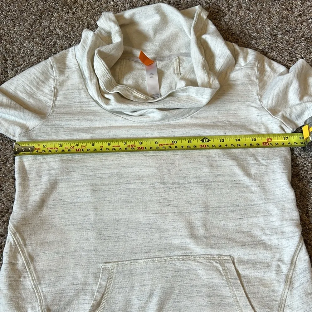 Lucy Women’s Activewear Cream Gray Mock Cowl Neck Sweatshirt Sz Small - Image 7