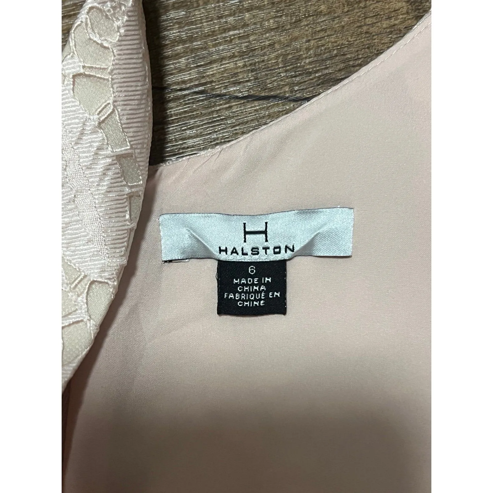 Halston blush pink lace floral jacquard pleated dress. - Image 8