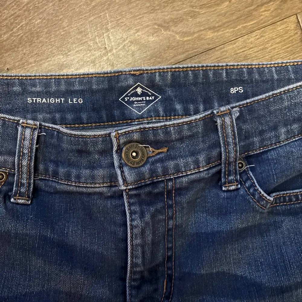 St. John's Bay Women's Petite Size 8P Short Straight Leg Dark Wash Stretch Jeans - Image 2