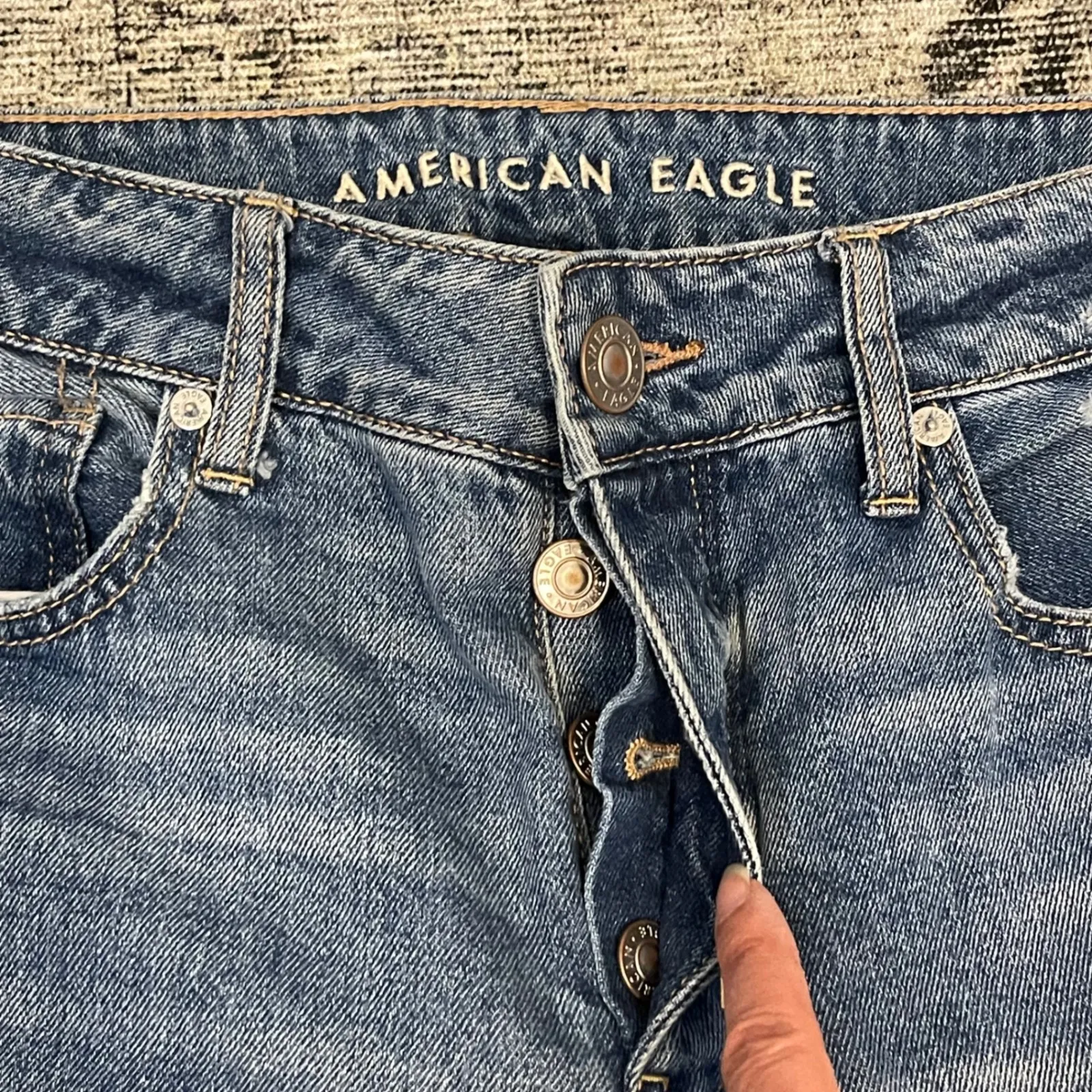 American Eagle Outfitters Women's Blue Distressed Ripped Straight Leg Jeans 8 - Image 5