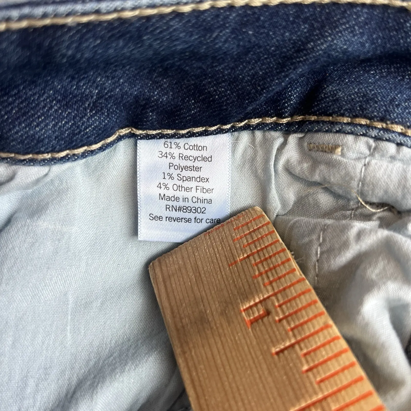 SO Low Rise Size 11/30  Favorite Shortie Womens Juniors Pockets Distressed Blue - Image 4