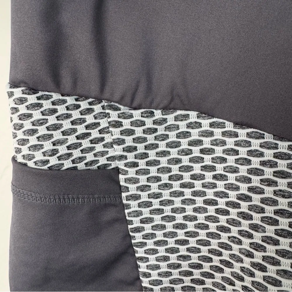 Grey and white tik tok viral scrunch butt athletic shorts size M Size M - Image 2