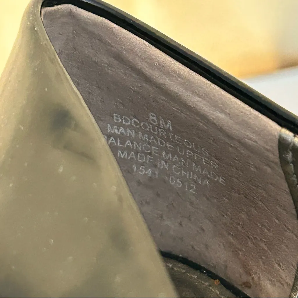 Bandolino Classic Black Heels - Image 6