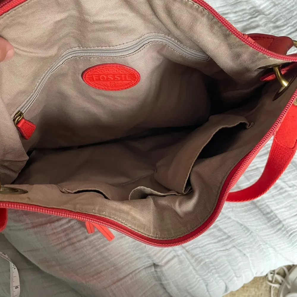 Fossil Pebbled Leather Crossbody bag - Image 8