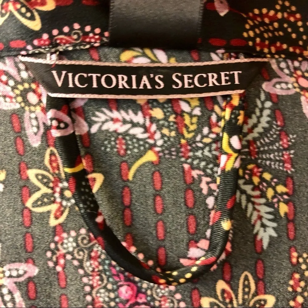 Victoria’s Secret Robe - Image 11