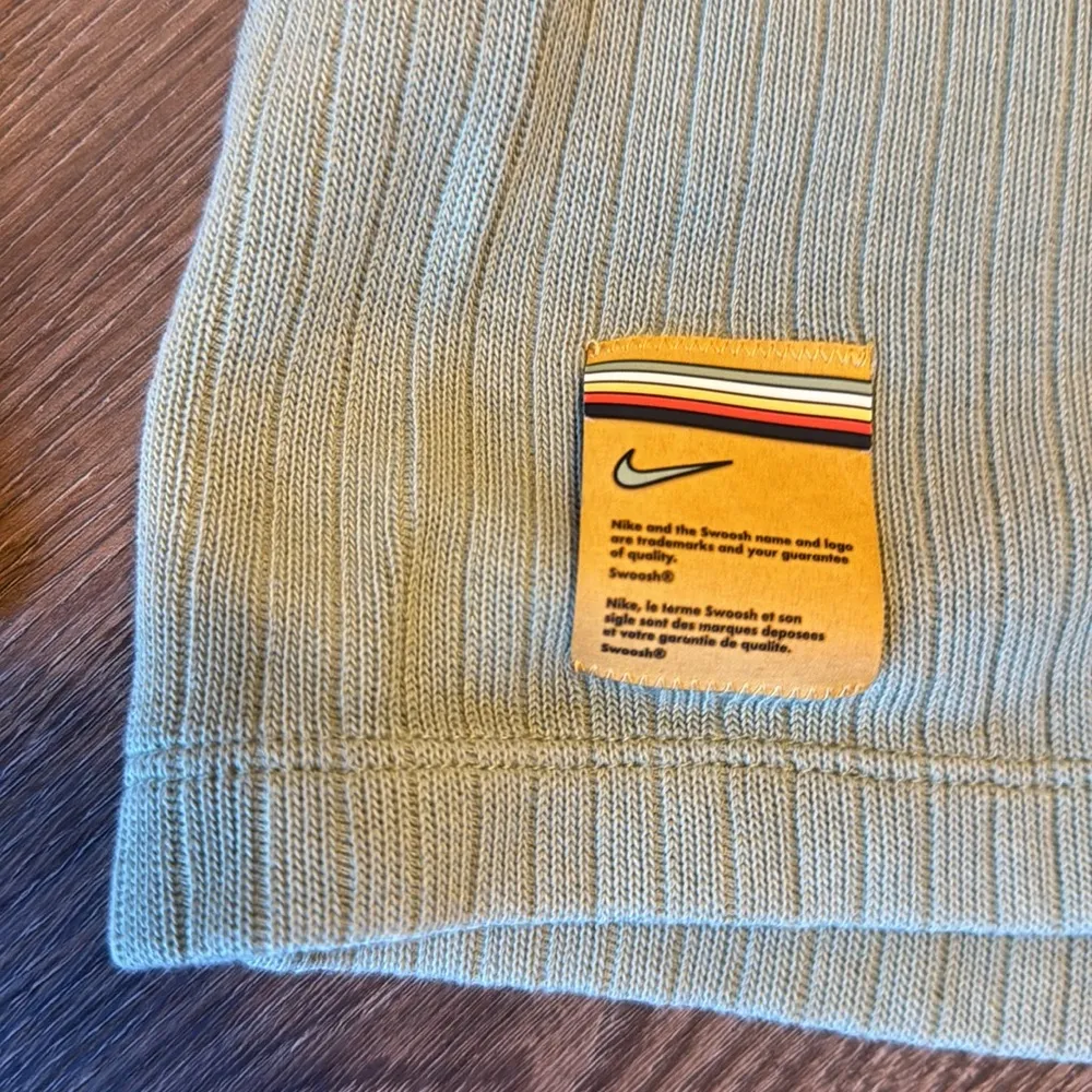 Nike ladies cropped light olive knit pullover lightweight hooded sweater size L - Image 4