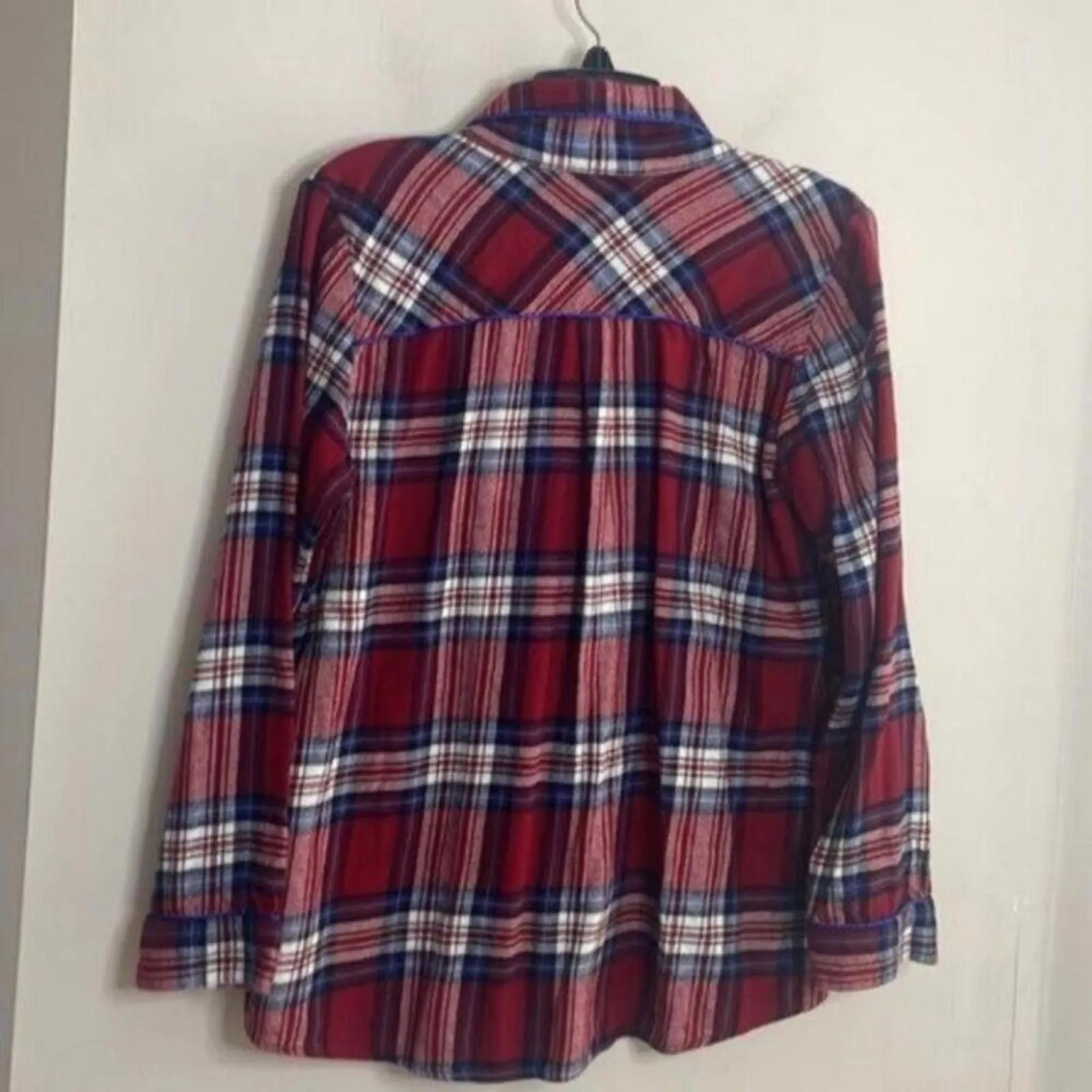 Soft surroundings, red and blue plaid button up pajama top cotton blend - Image 7