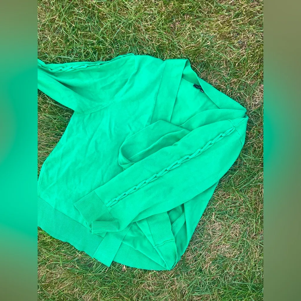 Pretty button less cardigan 💚💚NWOT - Image 8