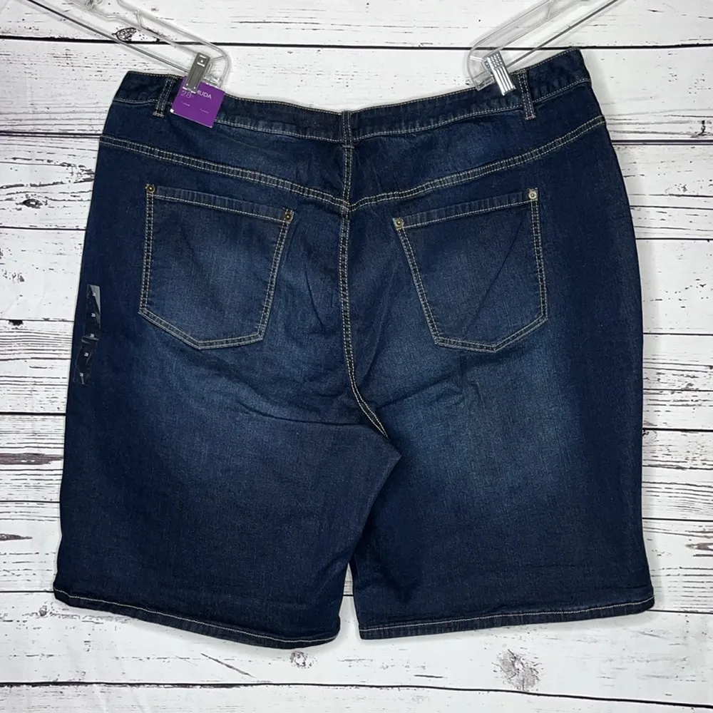 Venezia Lane Bryant NWT Size 28 Dark Blue Denim Stretch Bermuda Jean Shorts - Image 2