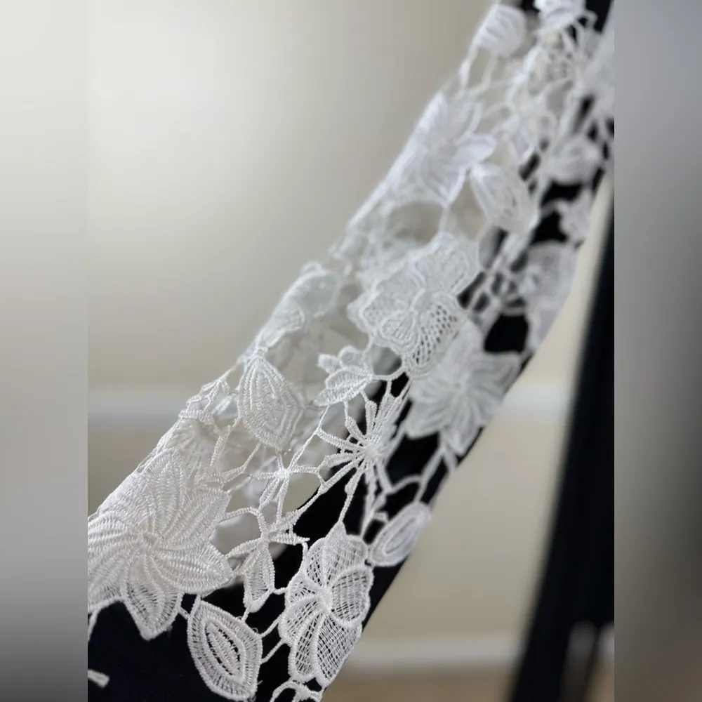 Design History Black Swing Dress Small Lace Sleeve Boho Tunic Chic Knee Length - Image 2