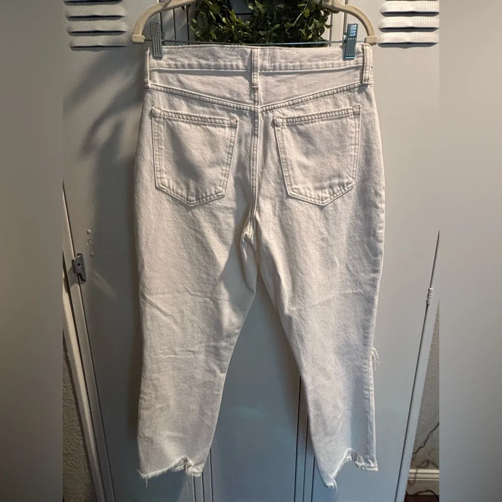 Abercrombie & Fitch NWT The Mom High Rise White Distressed Jeans Size 29/8R - Image 3