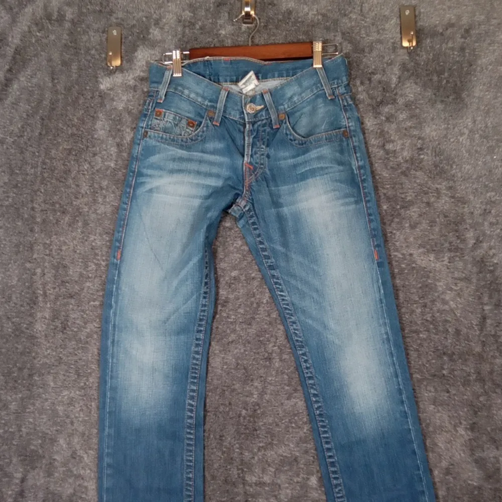 True Religion Slin Low Rise Straight Leg Yellow Stiching Womens 28 - Image 2