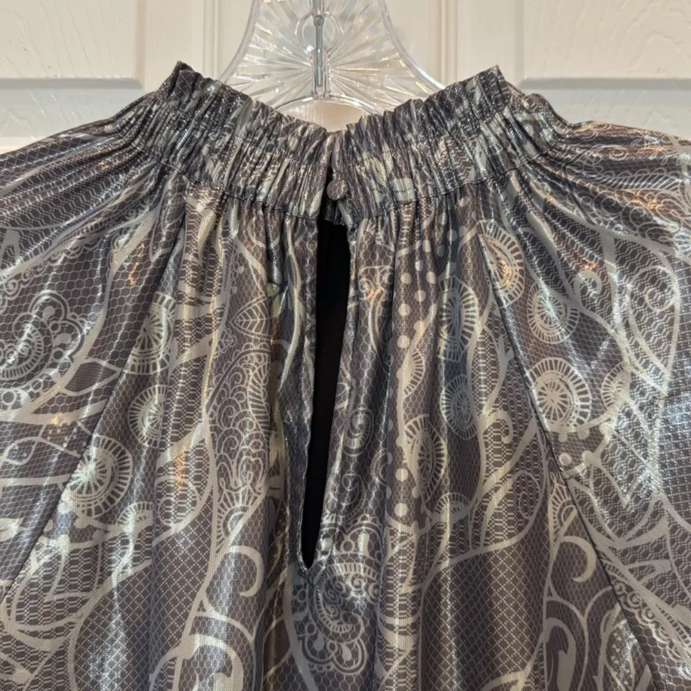 Marie Oliver June Metallic Silver Mock Neck Blouse Size Medium - Image 8