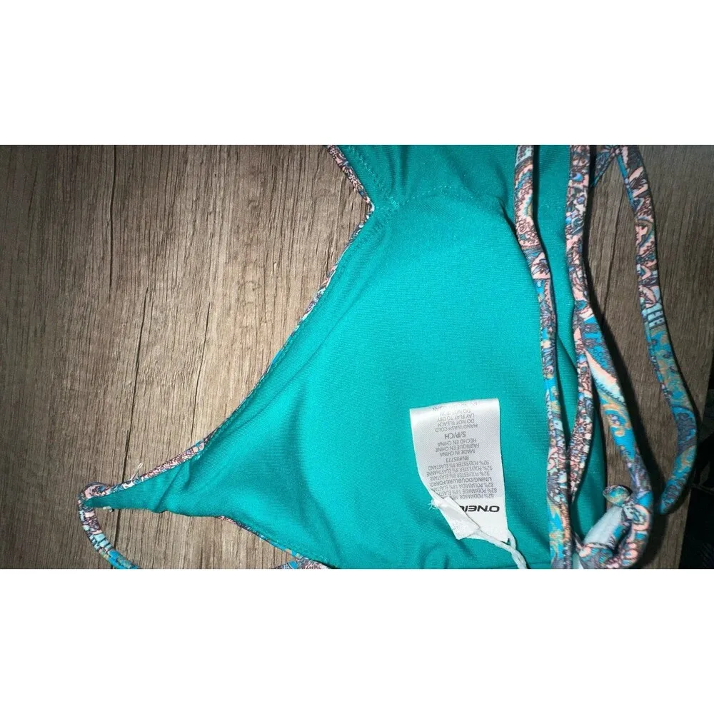 O’Neill pattern swim top - Image 3