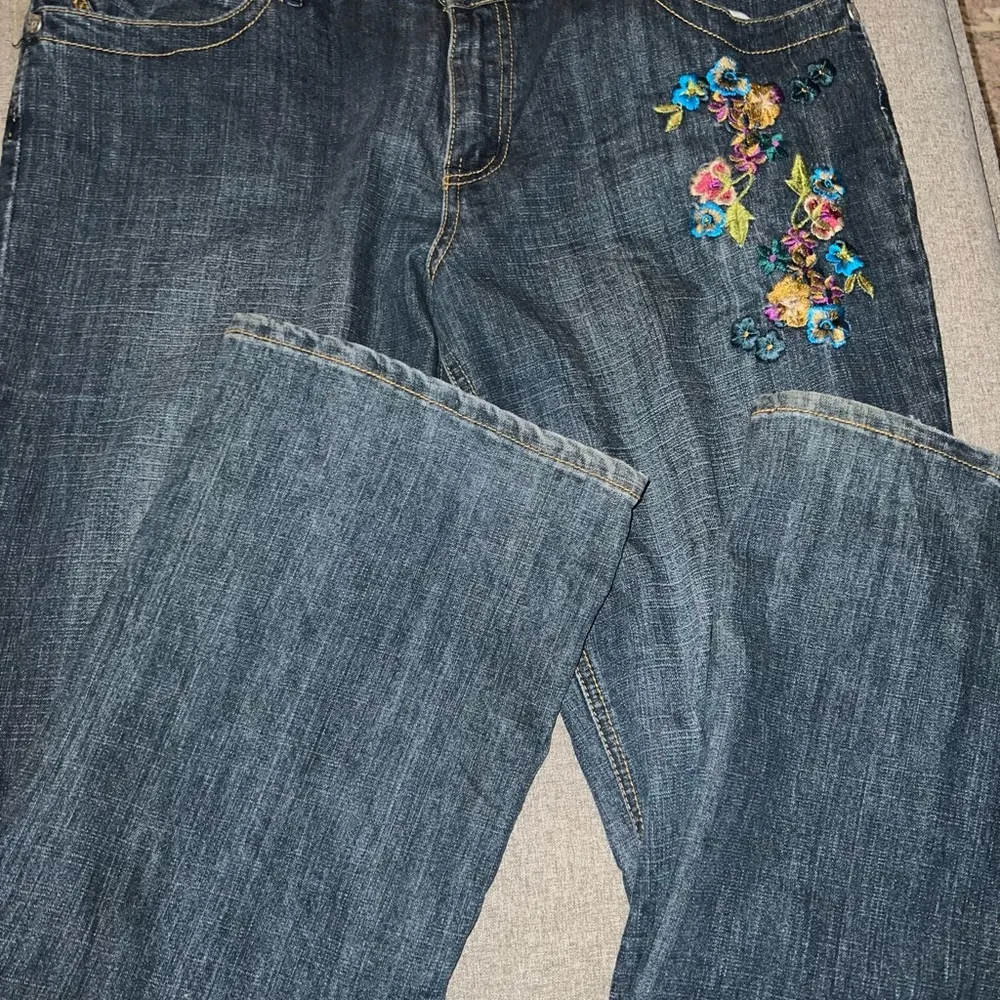 BACCINI embroidered vintage boot cut jeans size 14 - Image 2