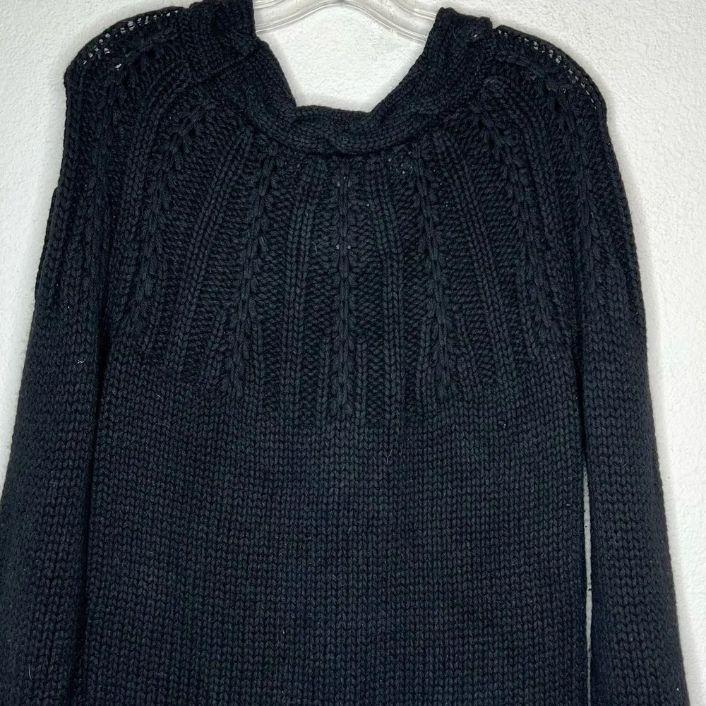 Old Navy Lambswool Black Sweater‎ - Image 3