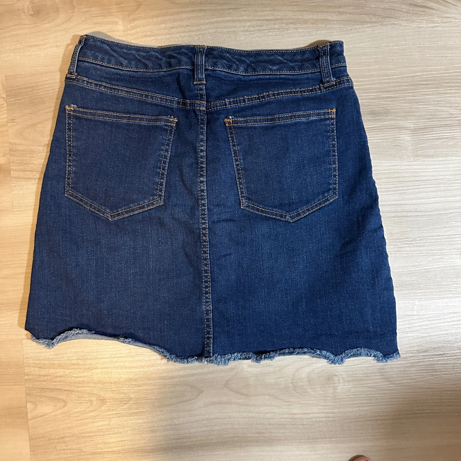 Universal Thread Denim Mini Skirt Frayed Hem Dark Wash‎ Womens Size 4/27 - Image 5
