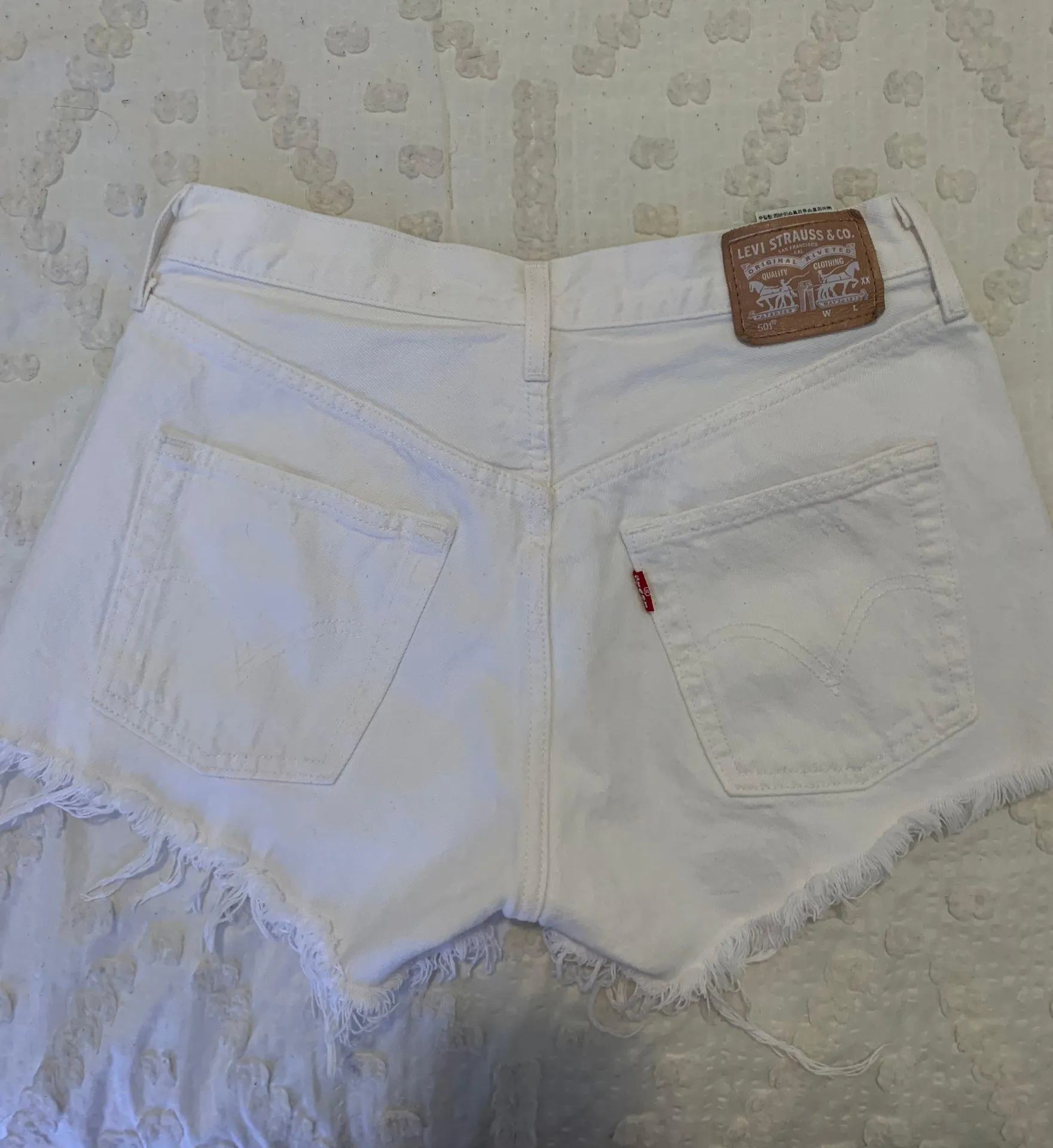 Levi’s White Levi Shorts - Image 2