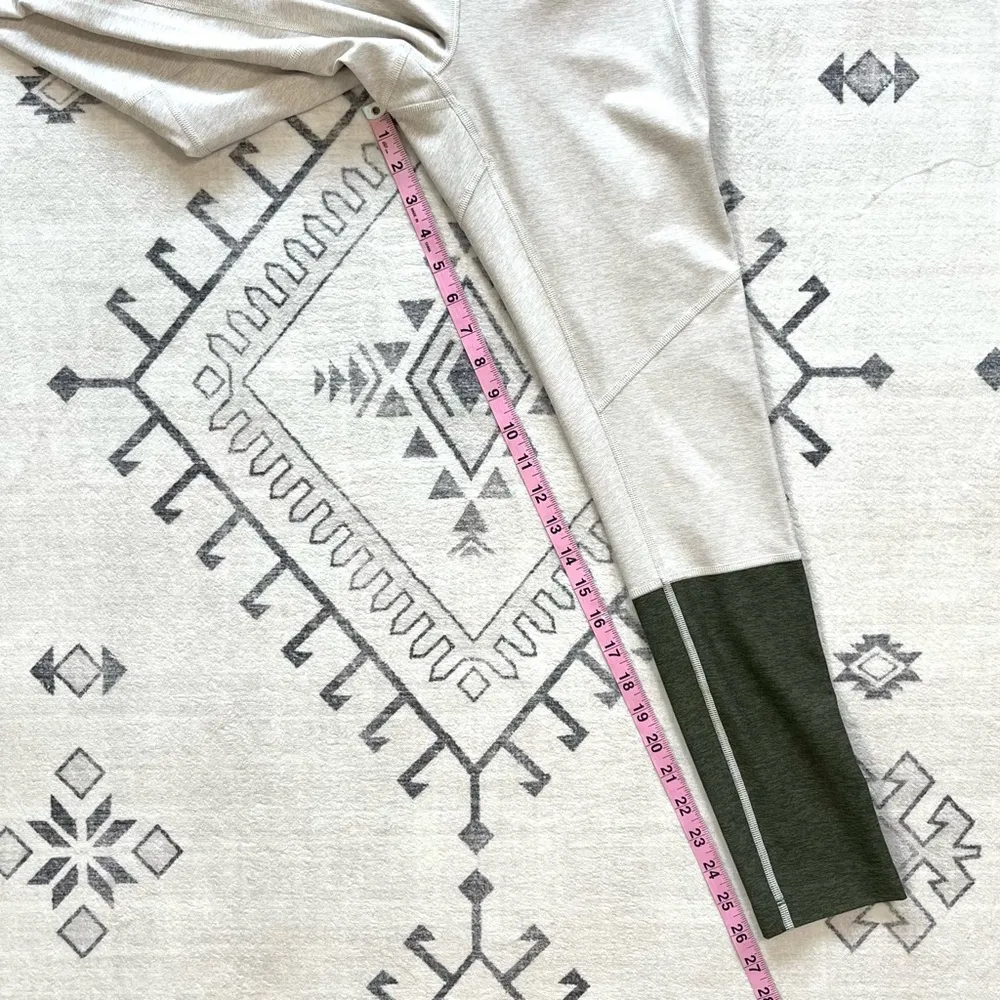 Outdoor Voices 7/8 Dipped Color Block Warm Up Leggings Small - Image 9