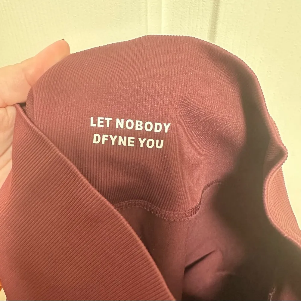 DFYNE Burgundy Dynamic Leggings - Image 4