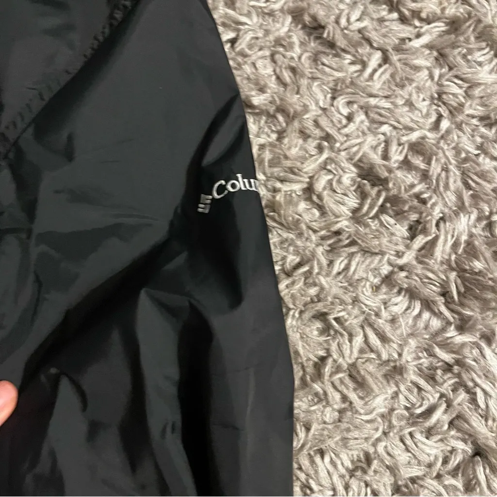 Columbia university of New Haven rain jacket size medium - Image 3