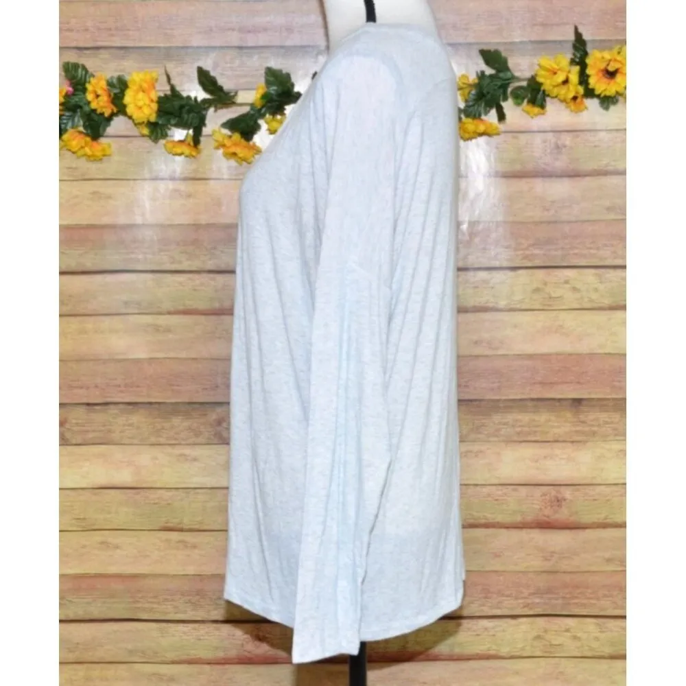 Cabi Ladies M Light Gray Silver Long Sleeve Knit Top V-Neck Stretch Ribbed - Image 3