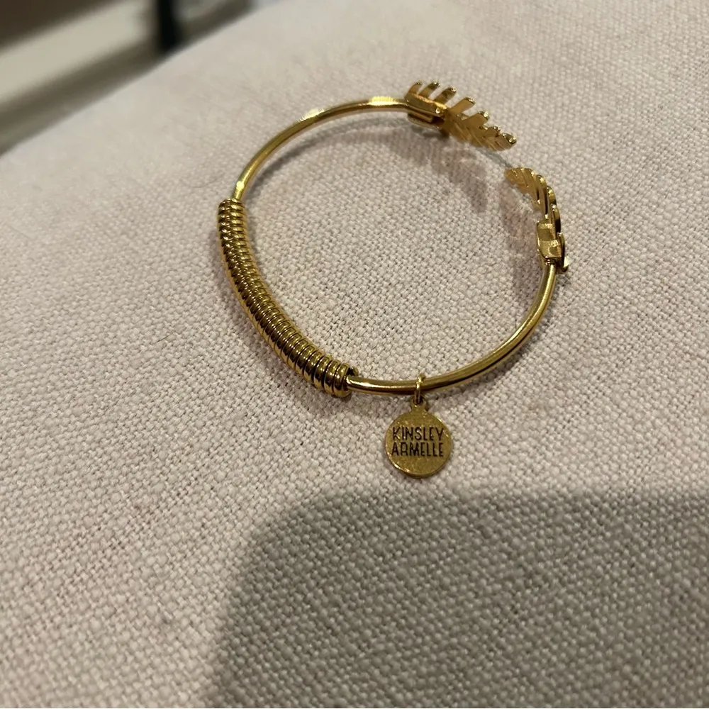 Kinsley Armelle Laurel Leaf Gold Bangle Bracelet - Image 9