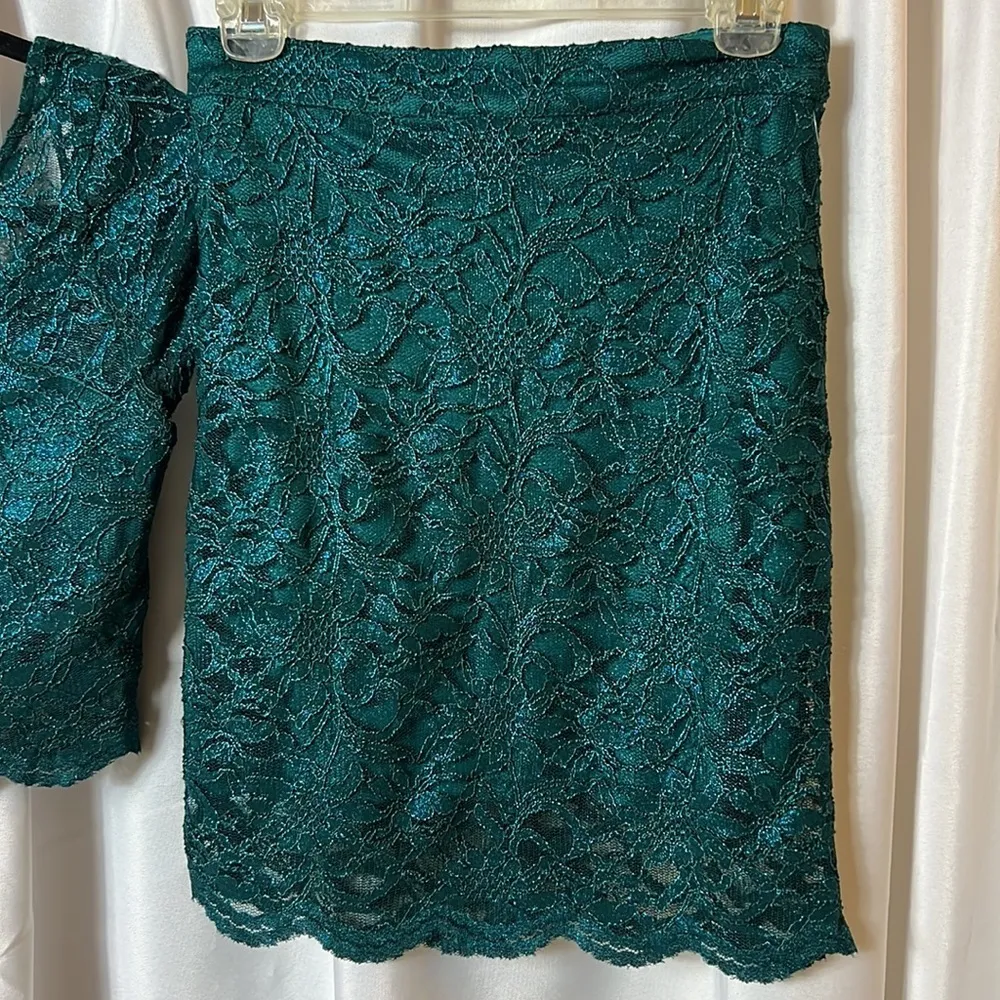 Xtraordinary Set Green Lace Crop Top with Midi Skirt Formal Party Holiday Size 9 - Image 2