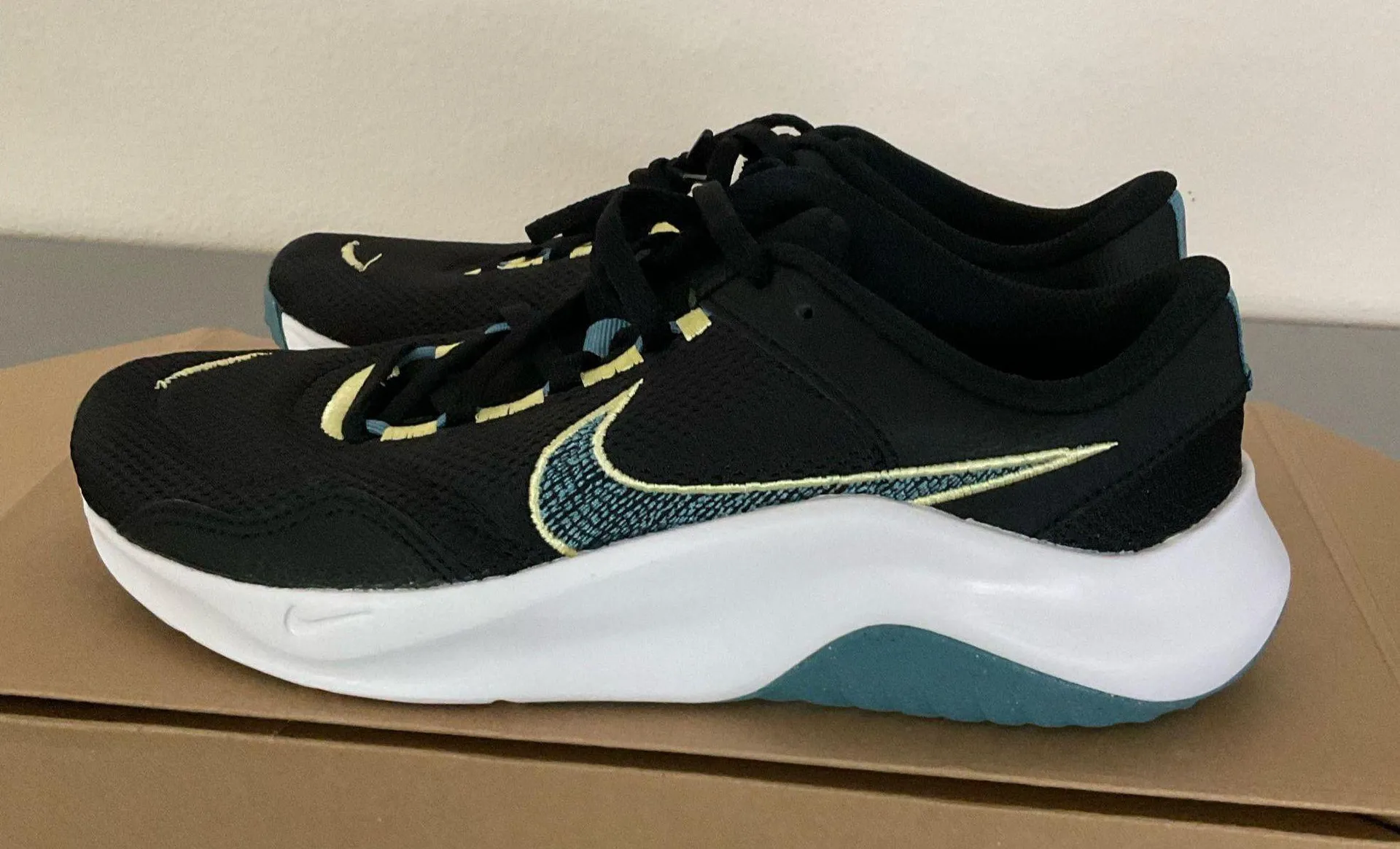 WMNS) Nike Legend Essential 3 Next Nature 'Black Aqua Lemon' DM1119-006 - Image 4