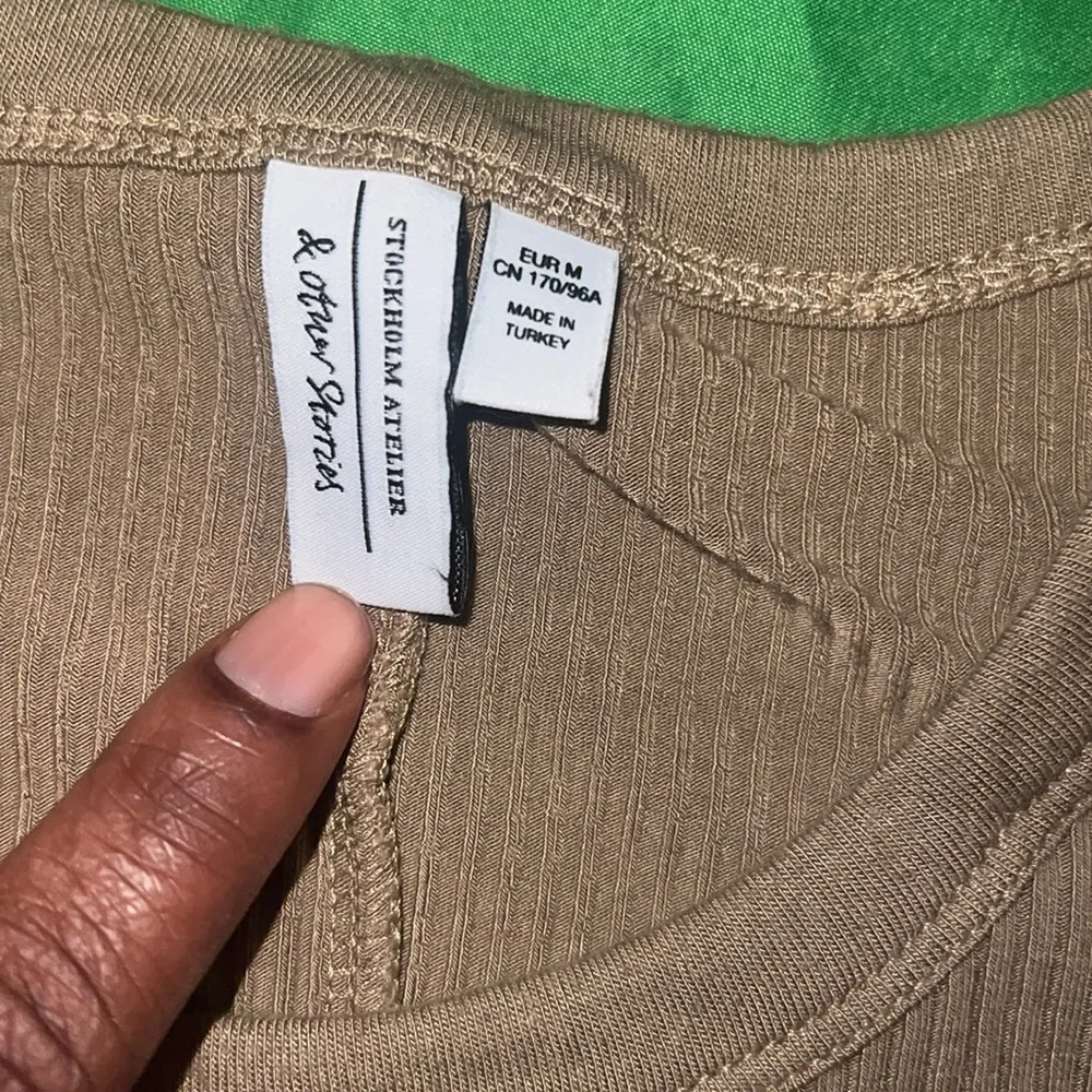 & Other Stories Brown Ribbed Fitted Tank Top size Medium - Image 3