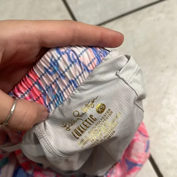 Lilly Pulitzer Luxletic Shorts size XS‎ - Image 8