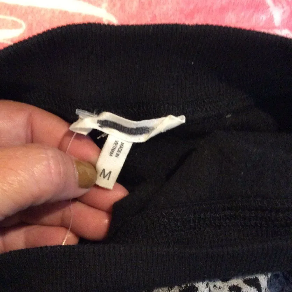 Def Leppard black graphic sweat shirt womens Medium M NWOT Maurices - Image 4