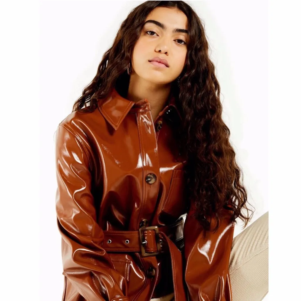 NWOT Topshop Brown Casey Faux Patent Leather Belted Jacket 4 - Image 2