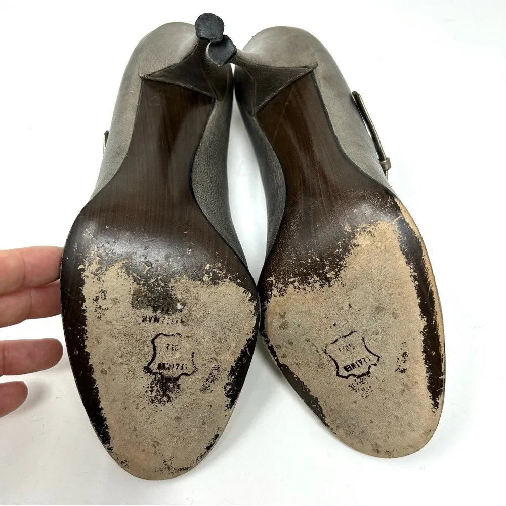 STUART WEITZMAN bronze leather, peep toe Mary Jane heels, made in Italy, size 9 - Image 13