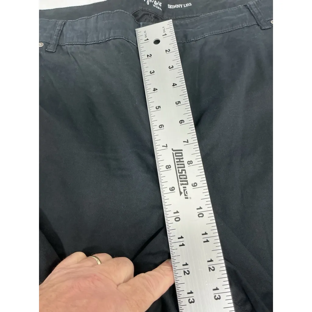 Womans Style & Co Woman Black Jeans 24 W Skinny Leg - Image 6