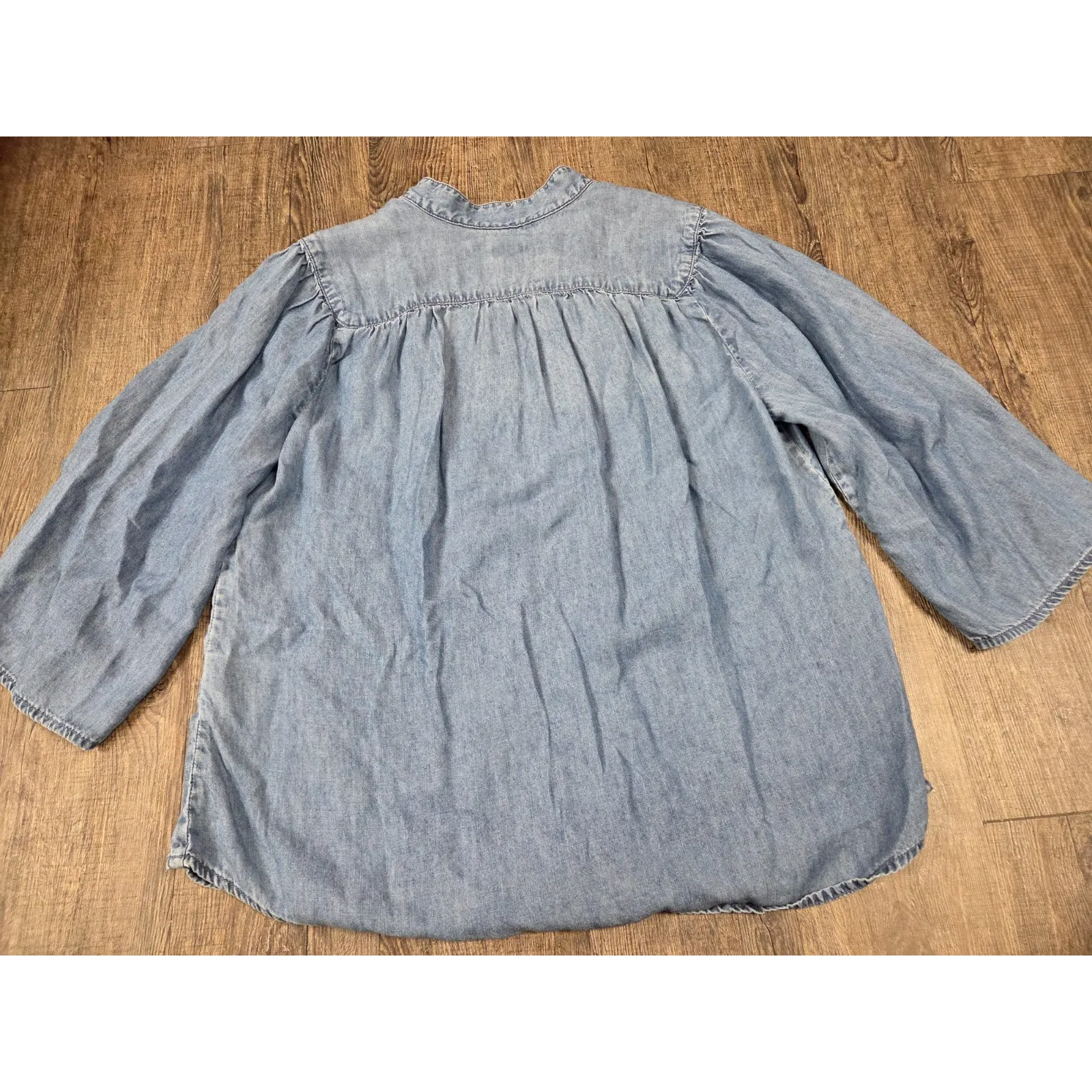 CHICO'S Thin Denim Chambray Tunic V Neck Pullover Blouse Shirt Size 2 Large - Image 4