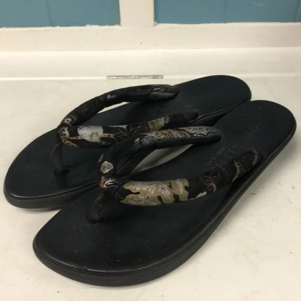 Anne Klein GEISHA sumo style sandals women's size 8‎ black gold printed fabric - Image 4