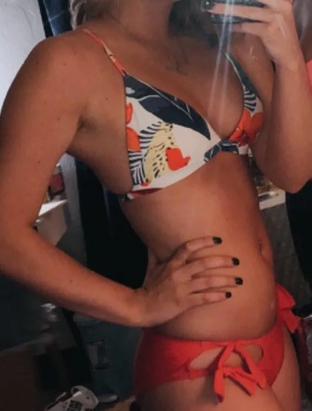 Hollister swim top - Image 2